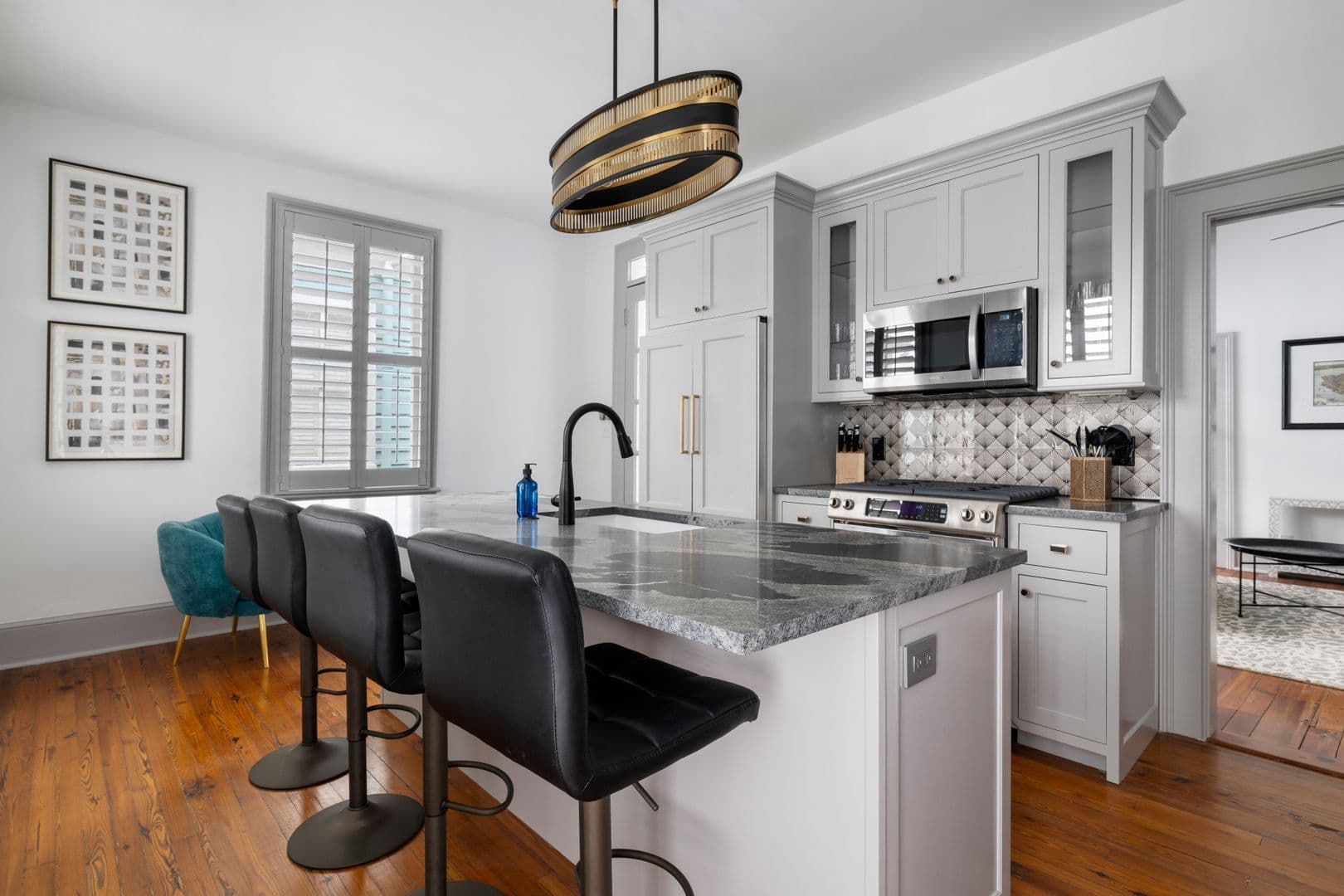 Charleston House: 135 Broad Street