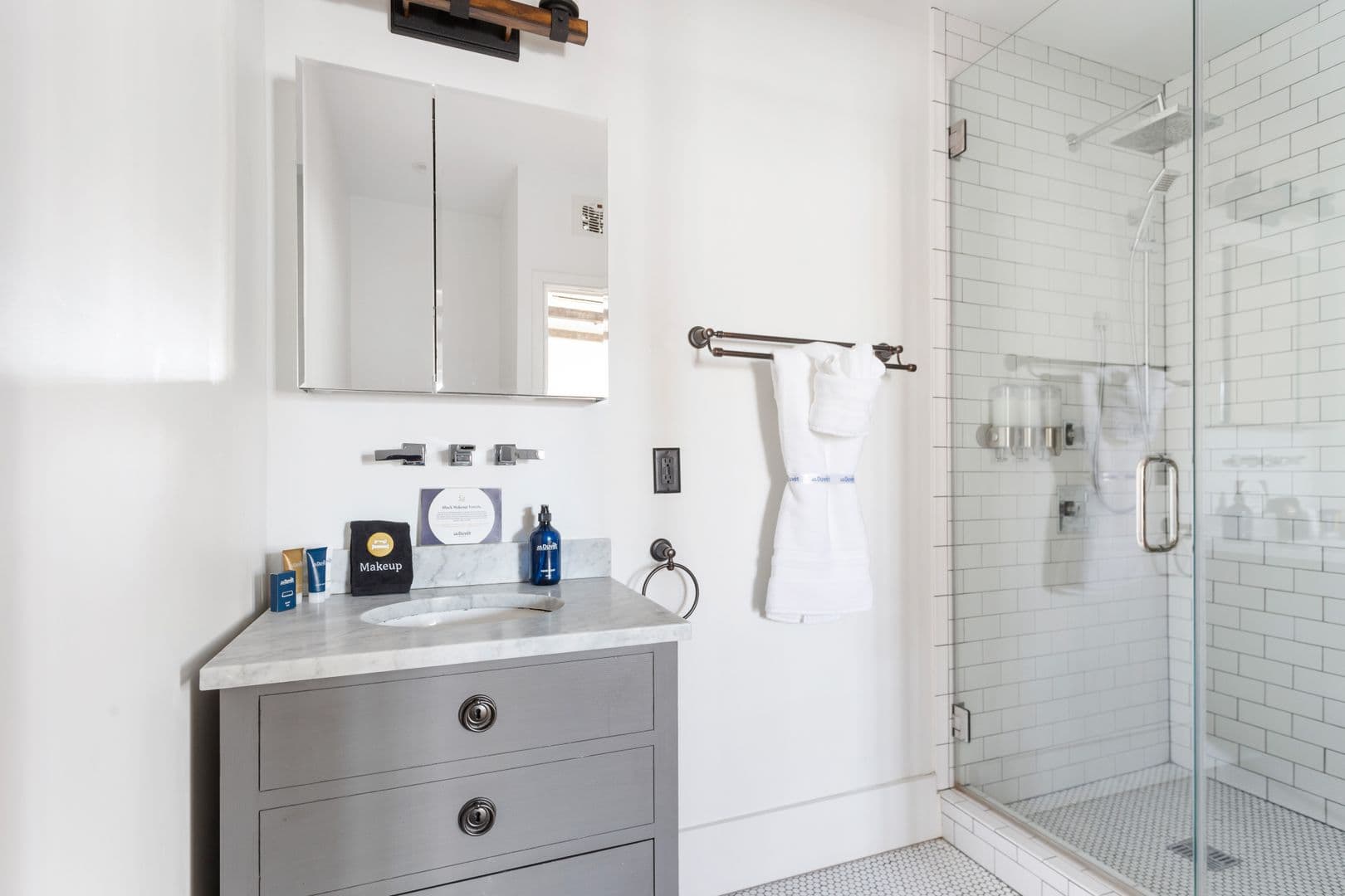Charleston House: 10 Sires street