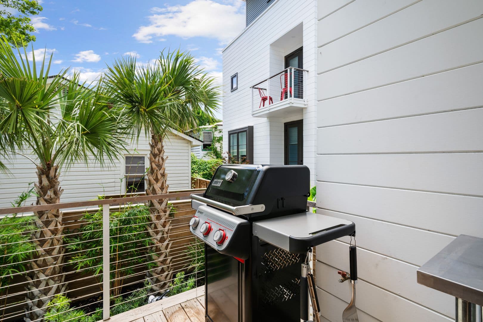 Charleston House: 7 Carrere Court
