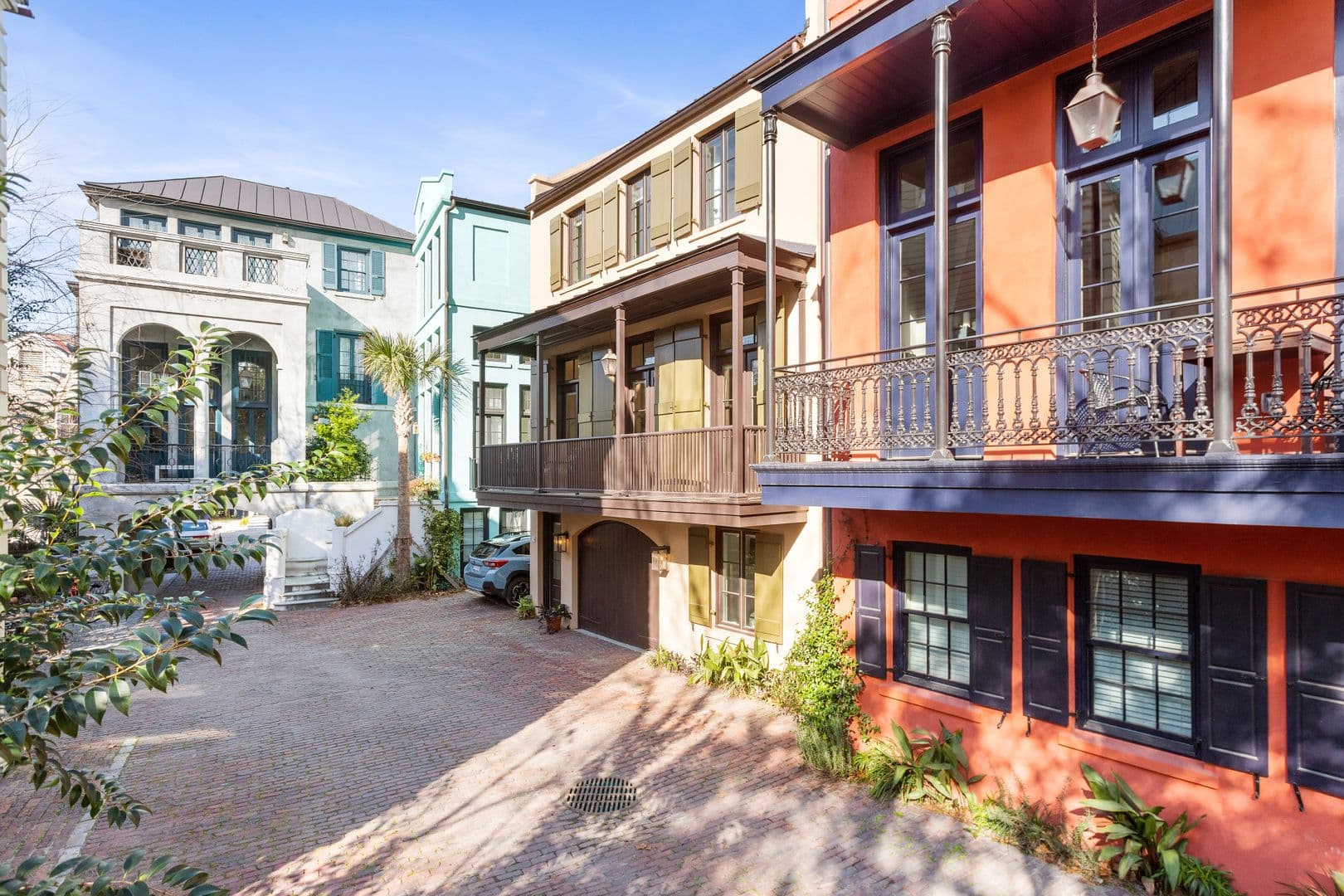 Charleston House: 16 Catfiddle St.