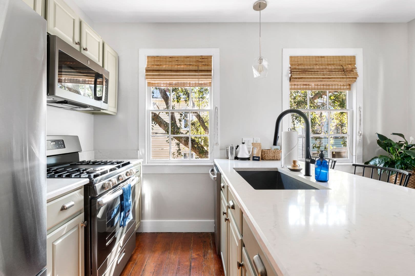 Charleston House: 18 Bogard Street
