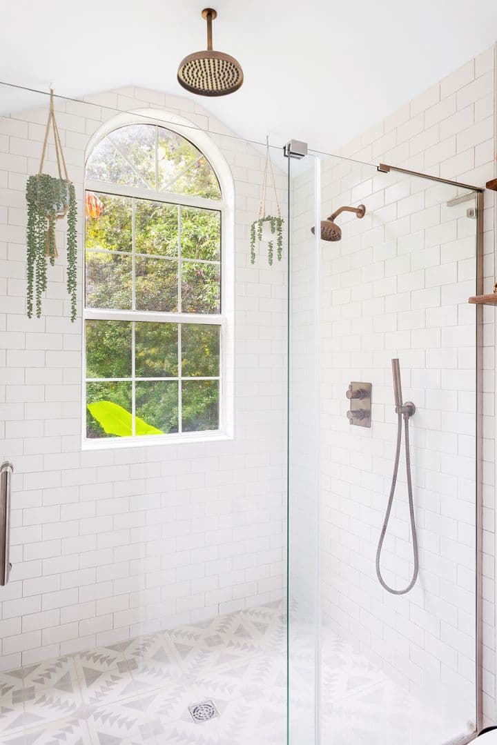 Charleston House: 1492 Kentwood Circle