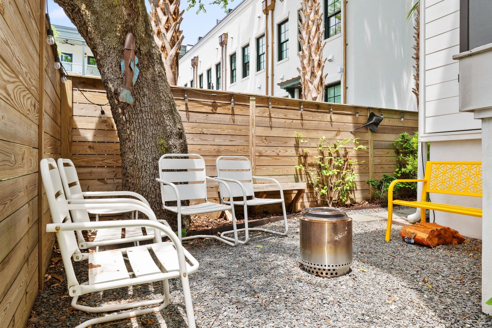 Charleston House: 3 Carrere Court