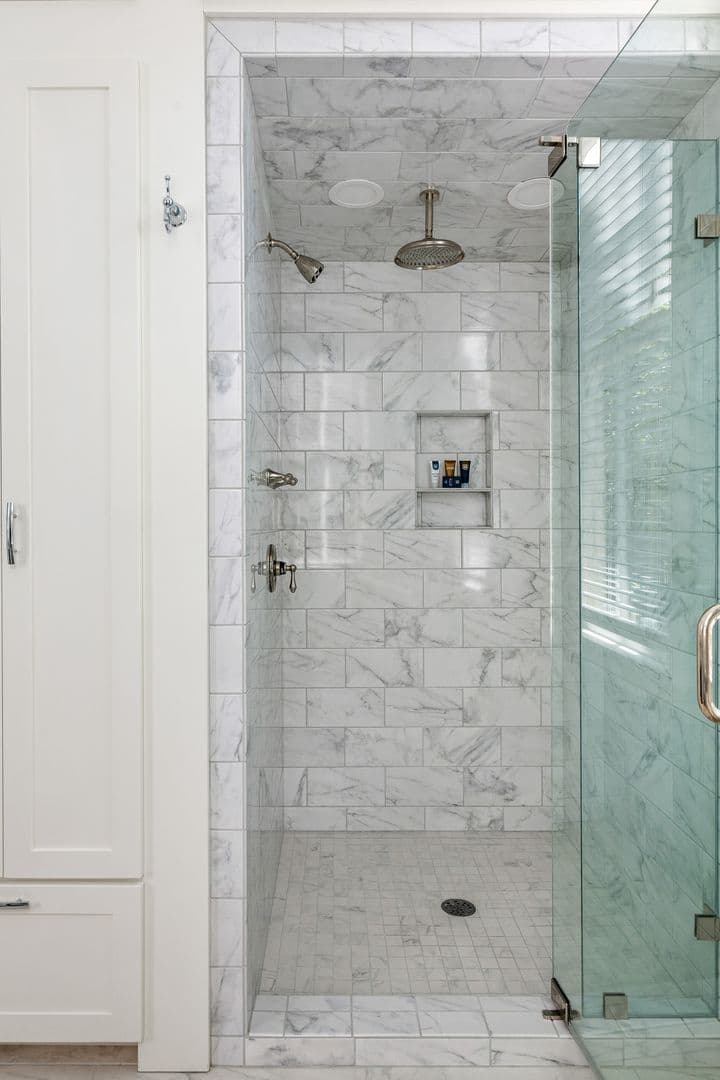 Charleston House: 33 Society Street