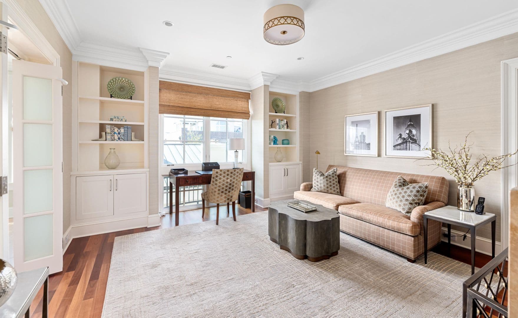 Charleston House: 5 Middle Atlantic Wharf