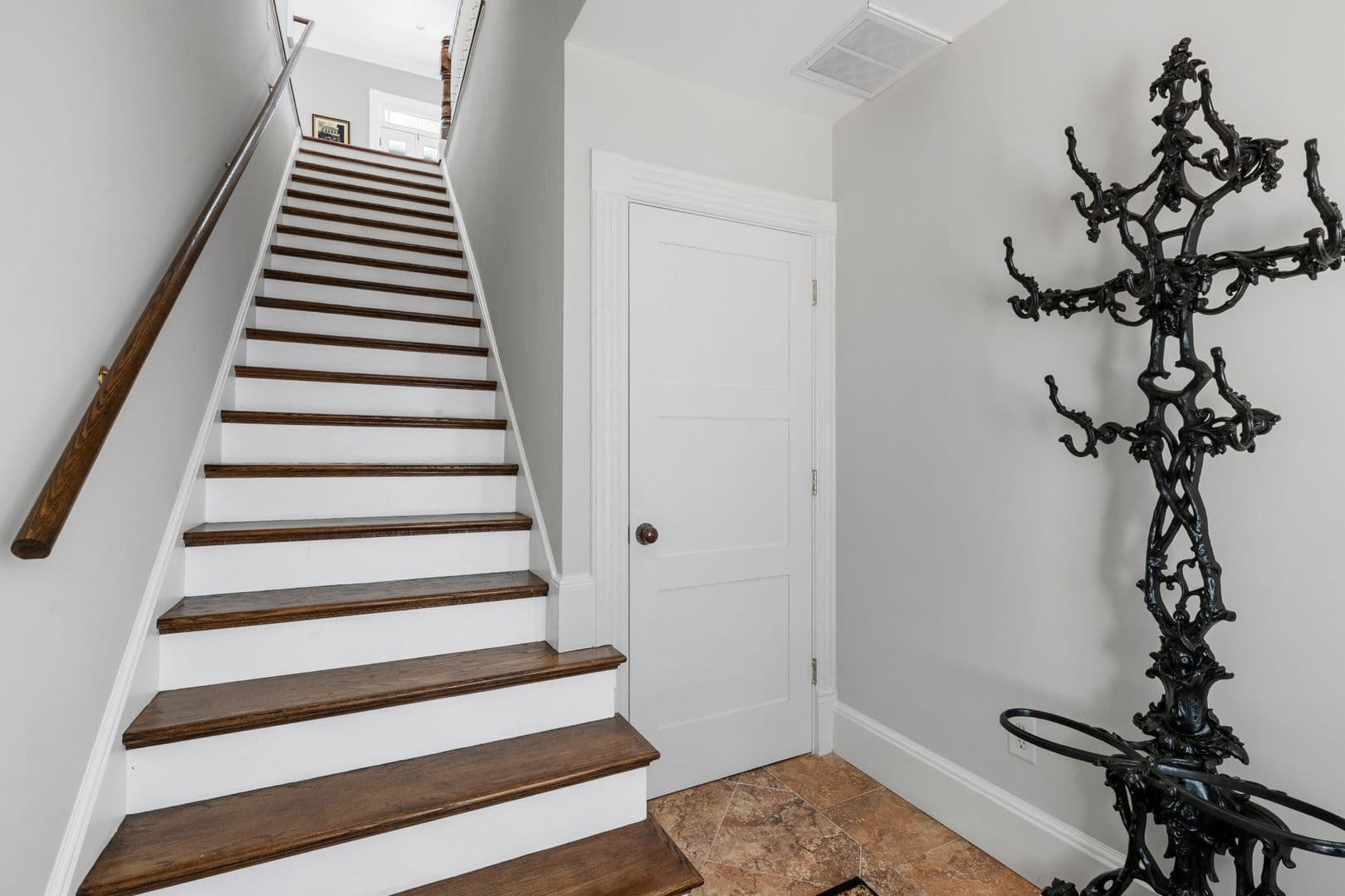 Charleston House: 703 King Street Unit B