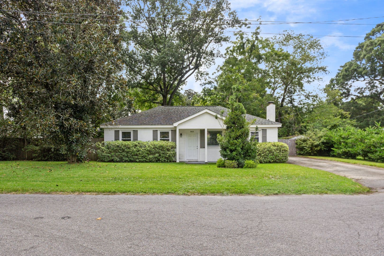 Charleston House: 865 Santee Street