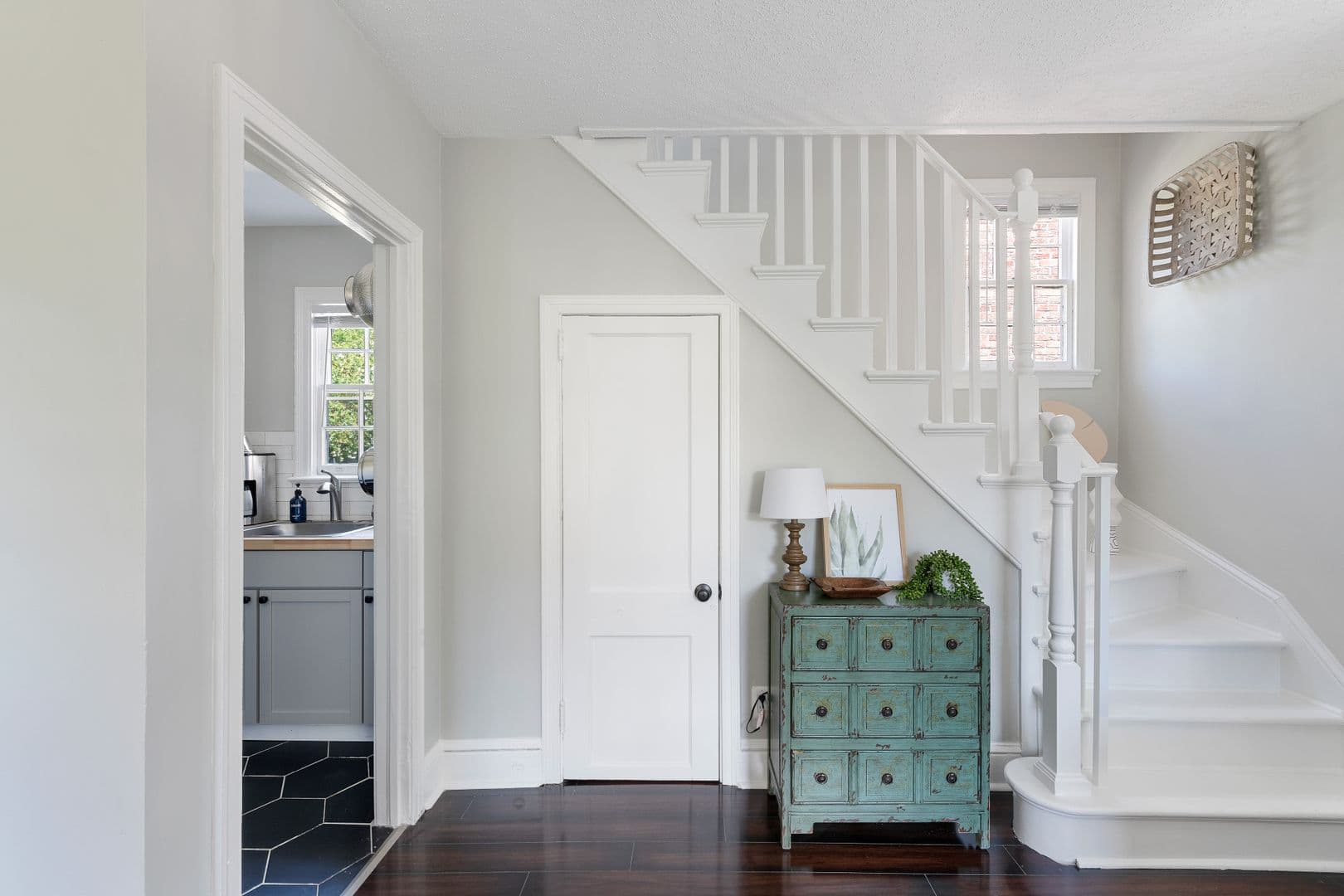 Charleston House: 49 Radcliffe Street