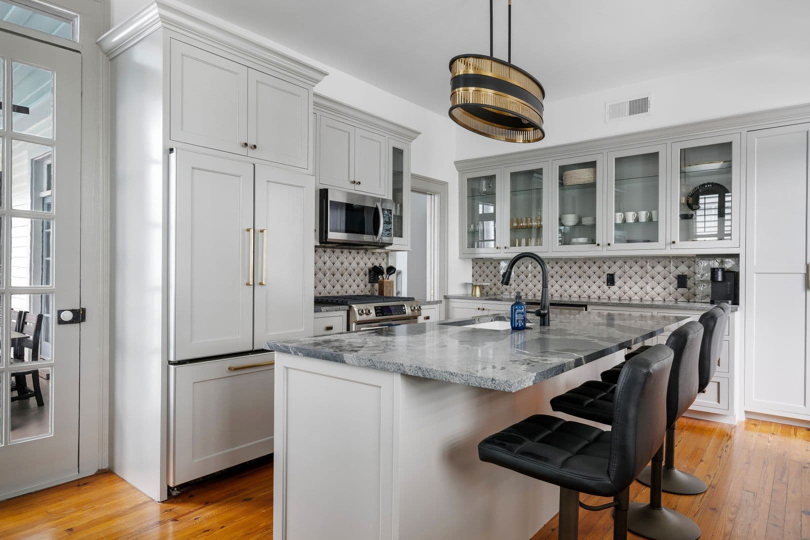 Charleston House: 135 Broad Street