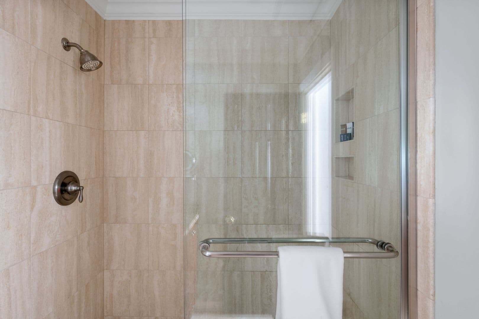 Charleston House: 32 Vendue Range