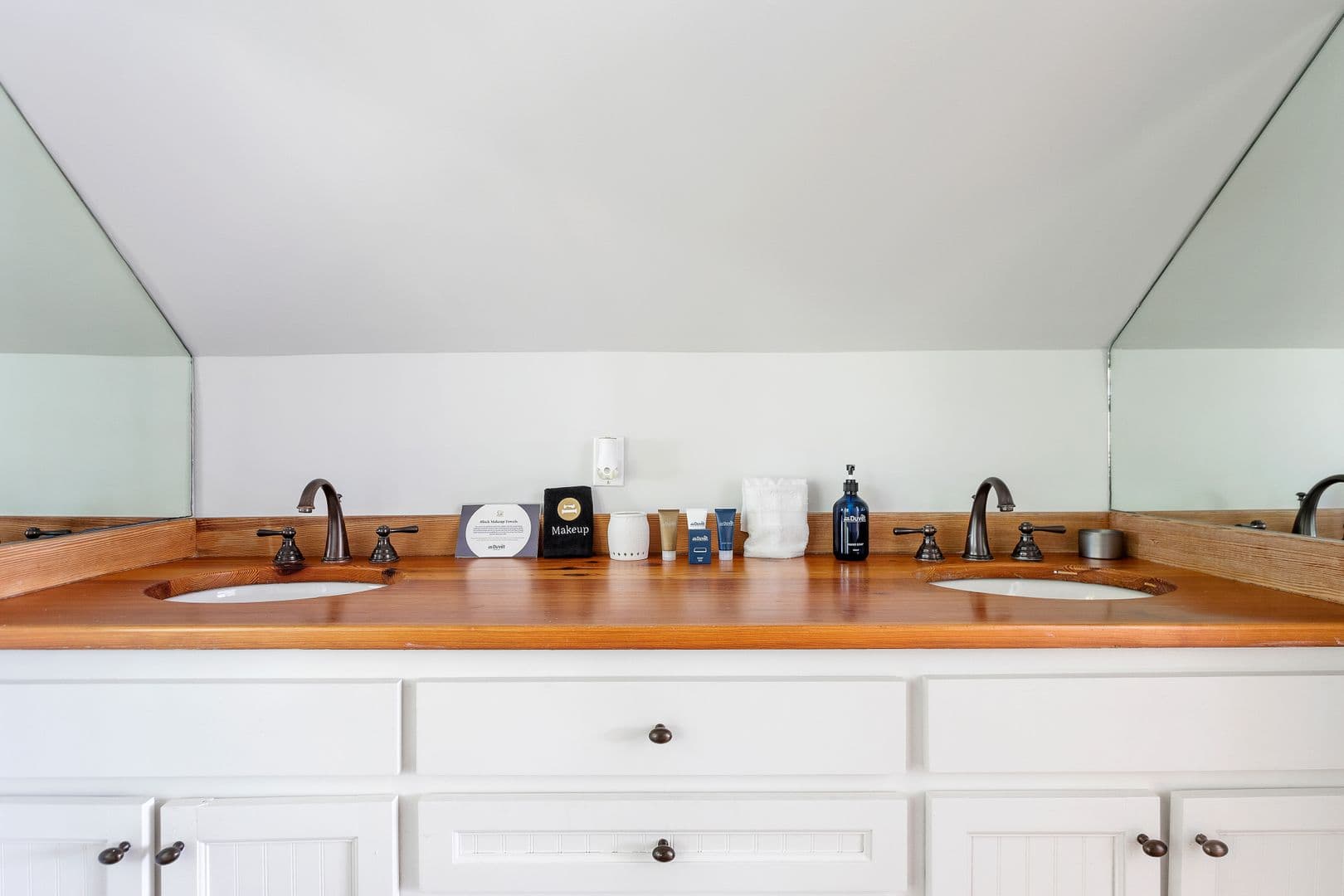 Charleston House: 9 Bogard Street