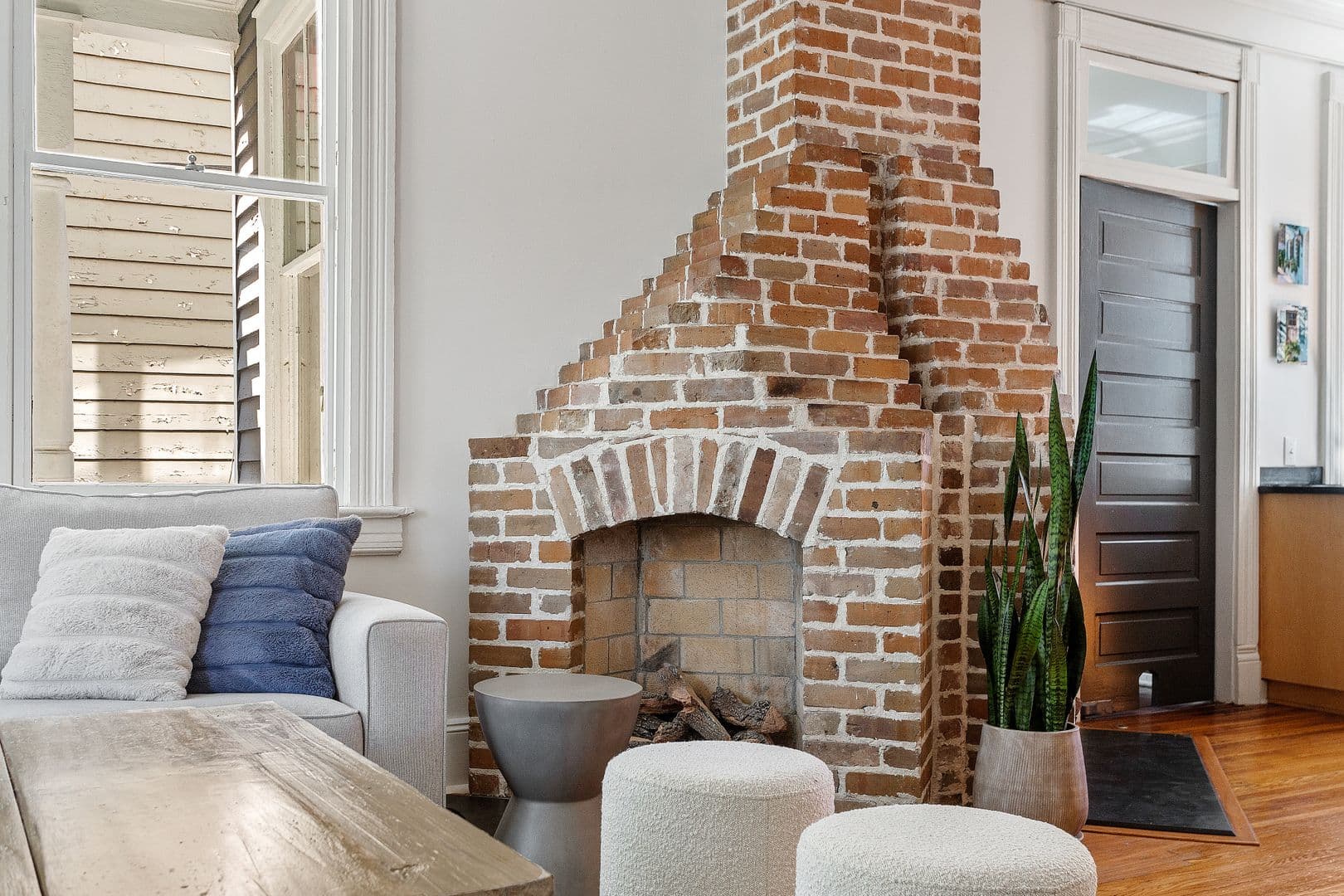 Charleston House: 80 Vanderhorst Street