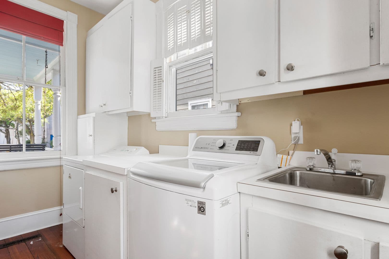 Charleston House: 80 Vanderhorst Street