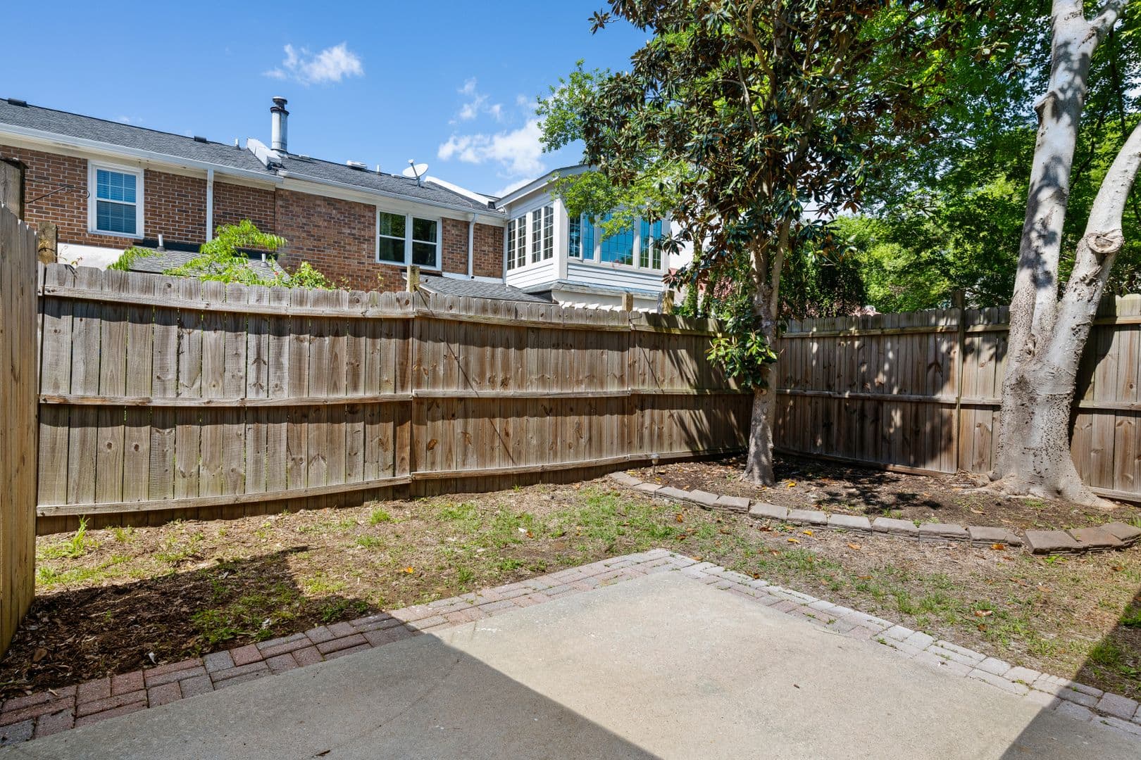 Mount Pleasant House: 664 Swinton Court