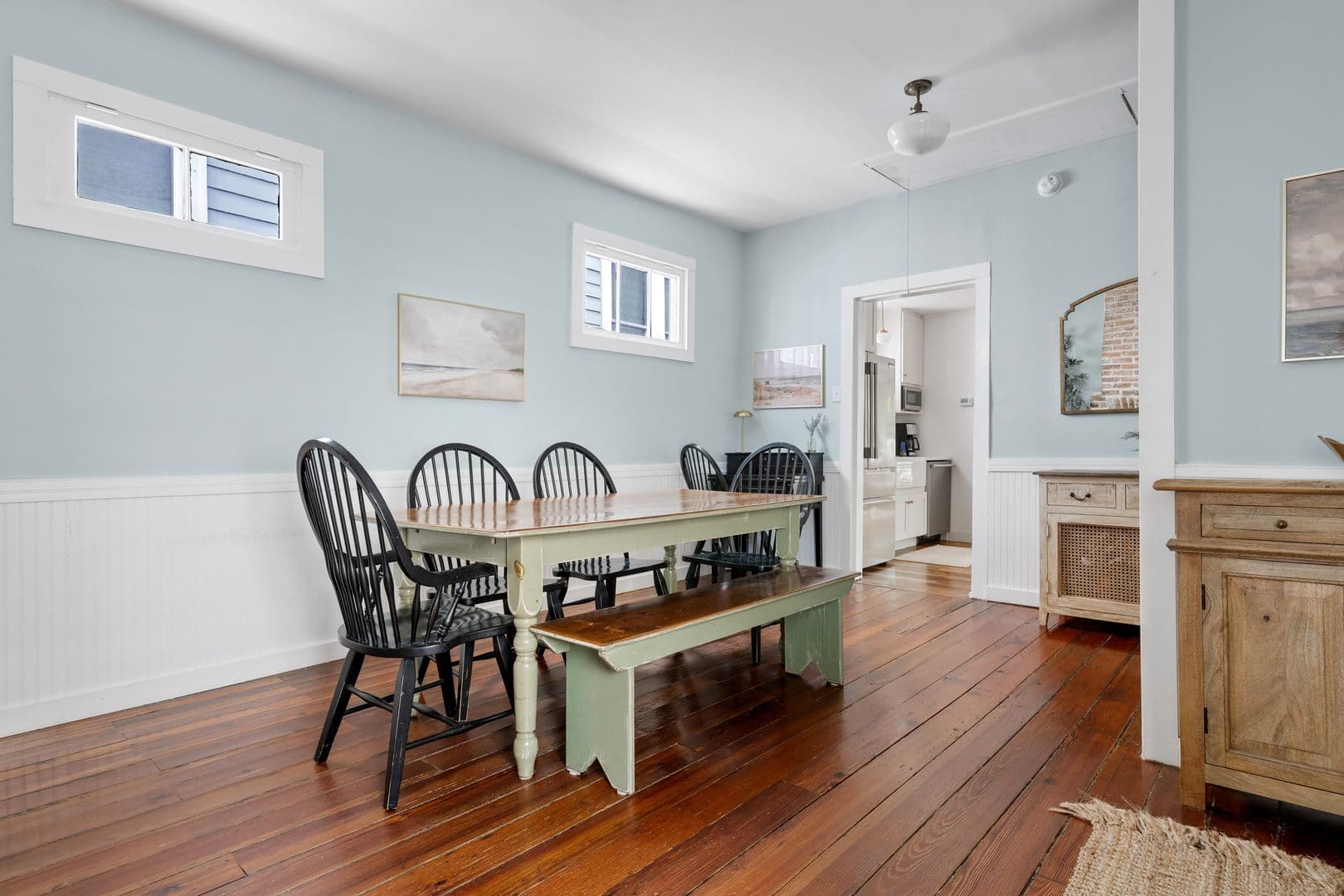 Charleston House: 2 1/2 Larnes Street