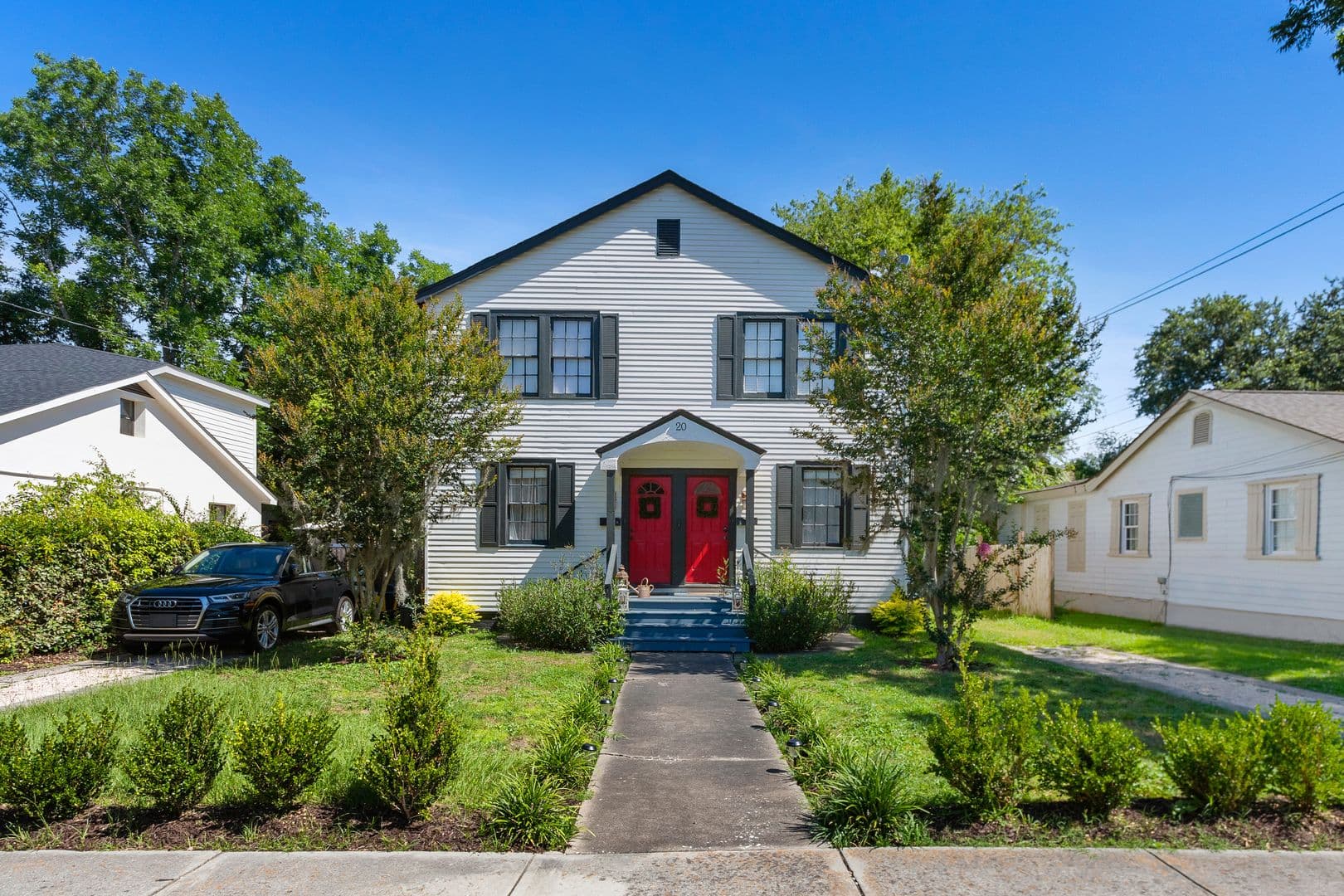 Charleston House: 20 Dunnemann Avenue