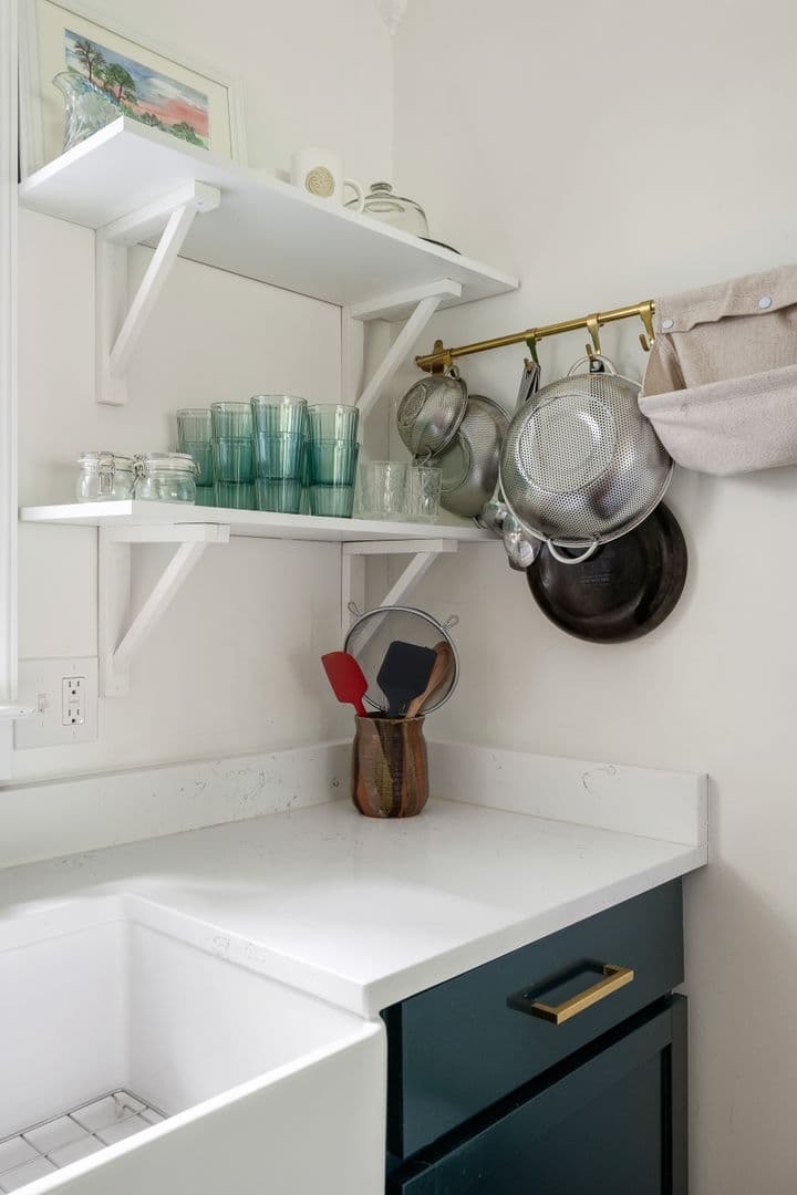 Charleston House: 134 Sans Souci Street