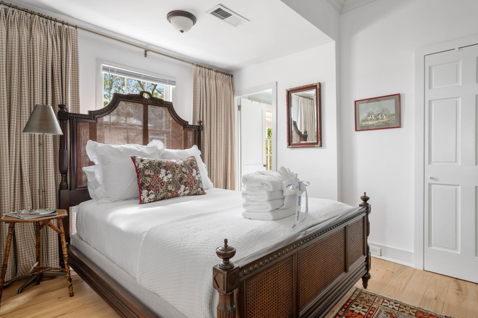 Charleston House: 21 Savage Street