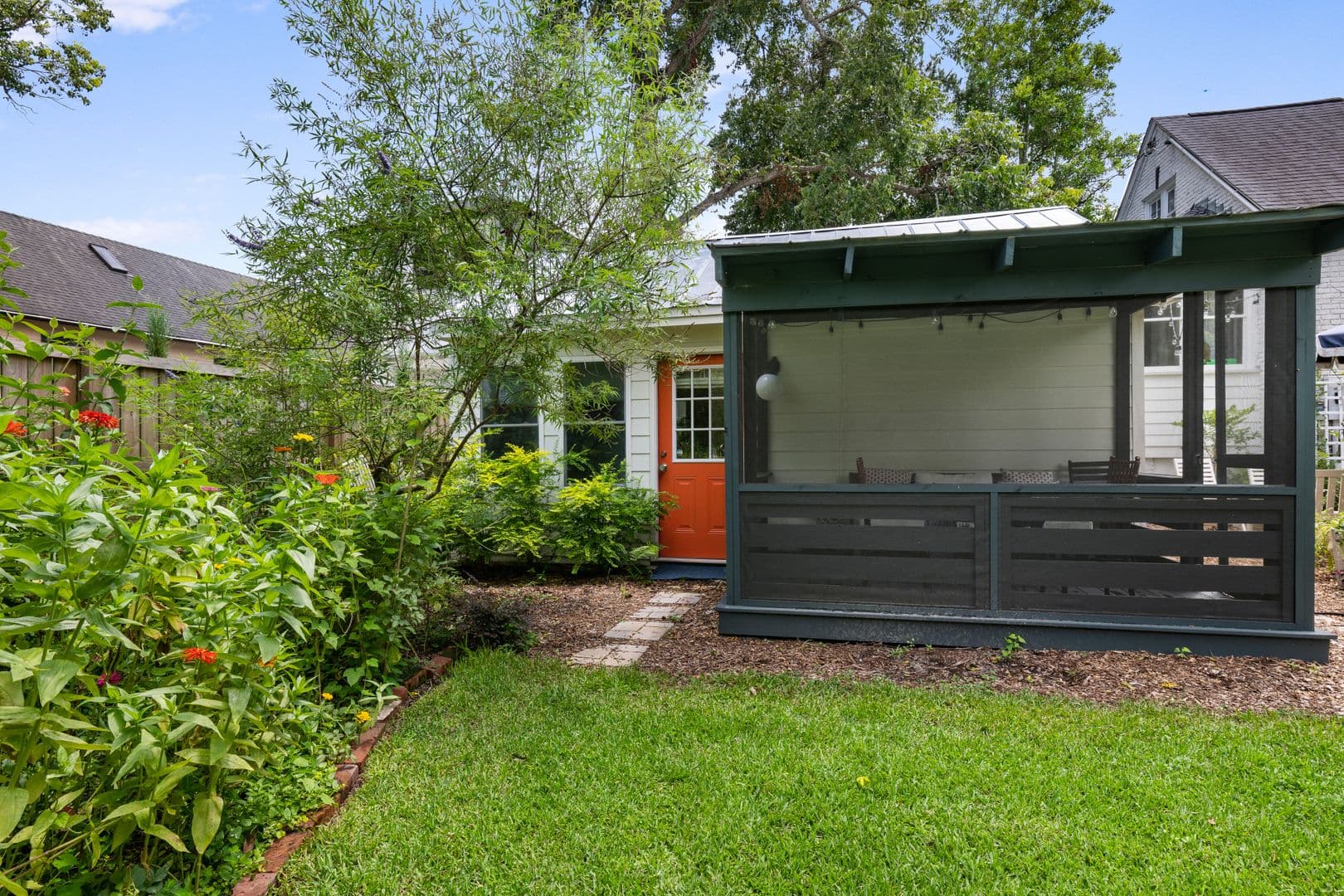 Charleston House: 134 Sans Souci Street