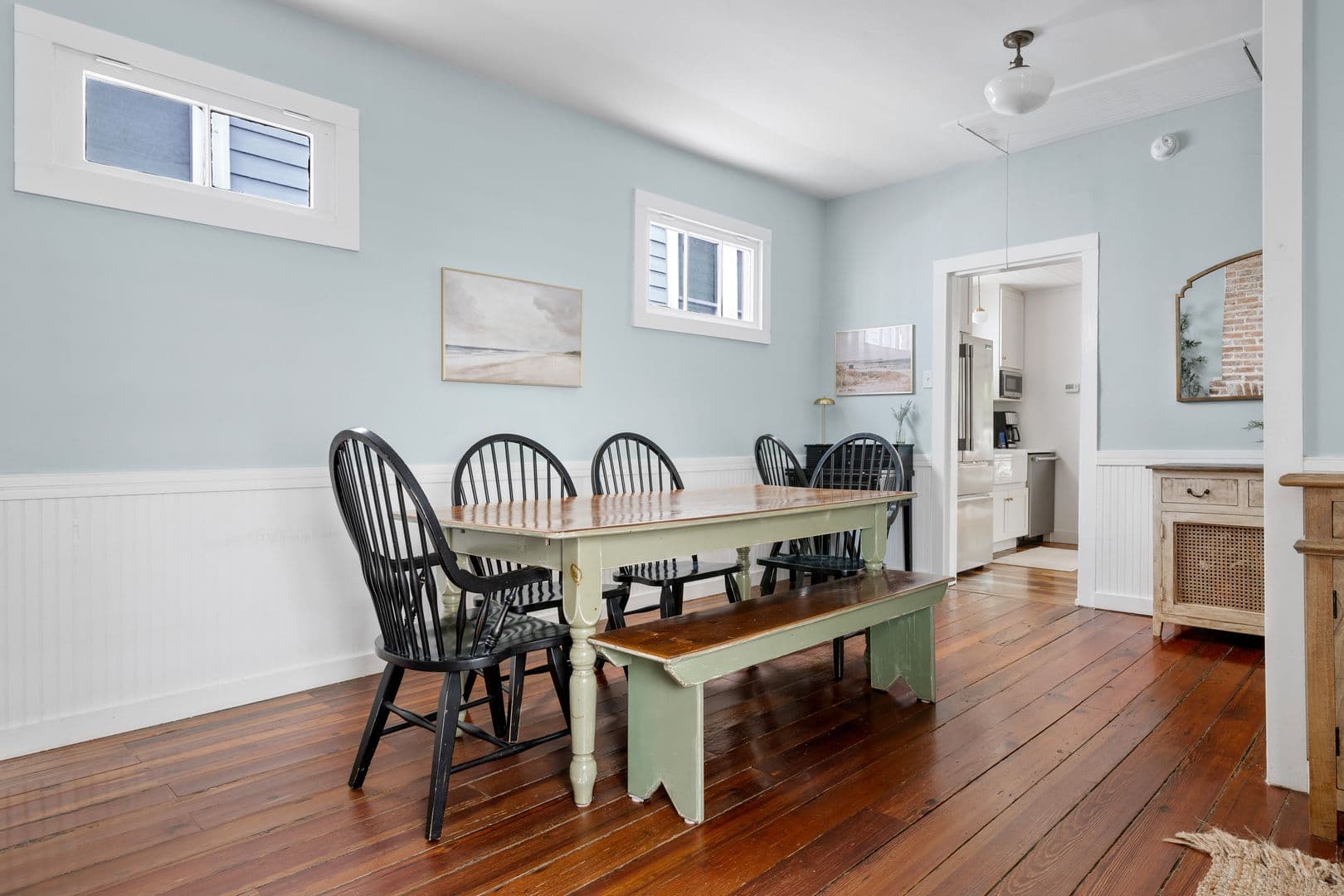 Charleston House: 2 1/2 Larnes Street