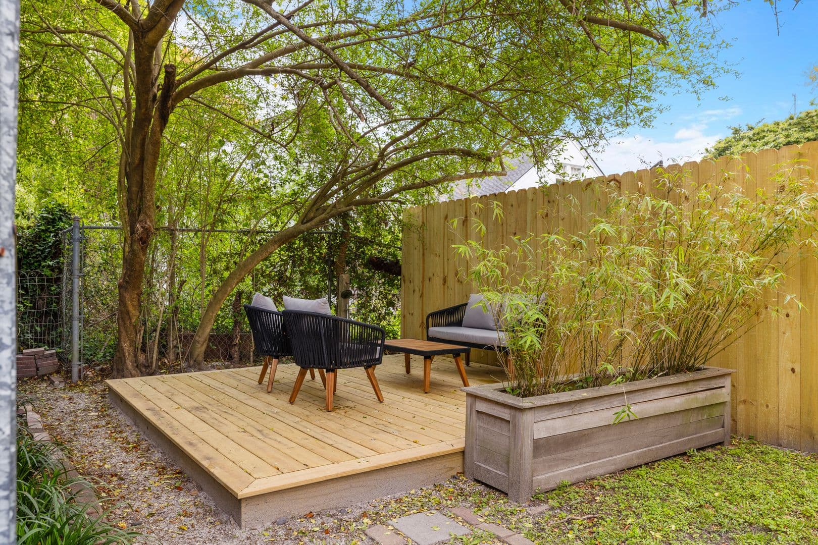 Charleston House: 20 Dunnemann Avenue