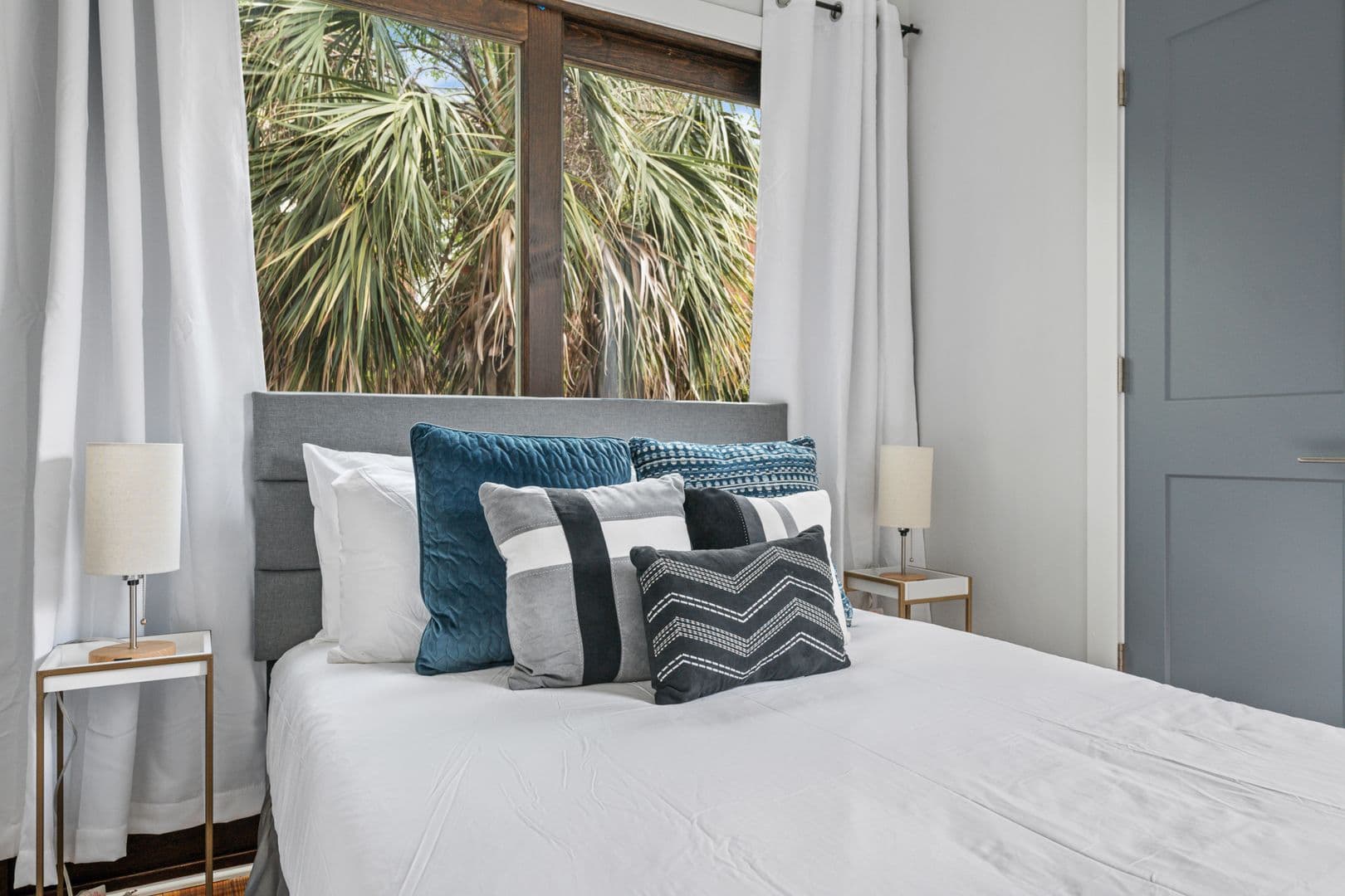 Charleston House: 21 Charlotte Street