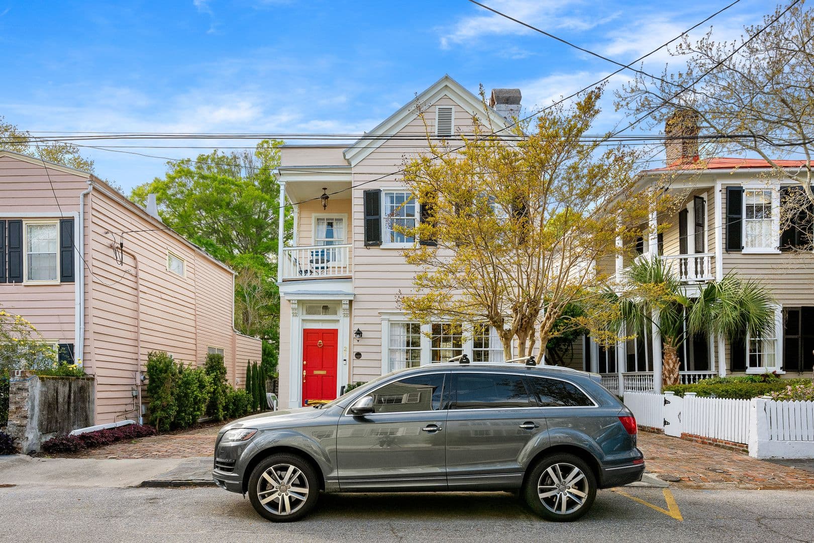 Charleston House: 21 Savage Street