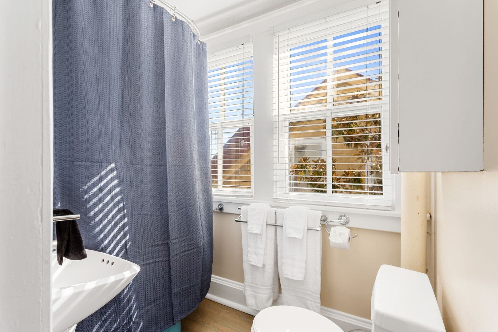Charleston House: 5 Colonial Street