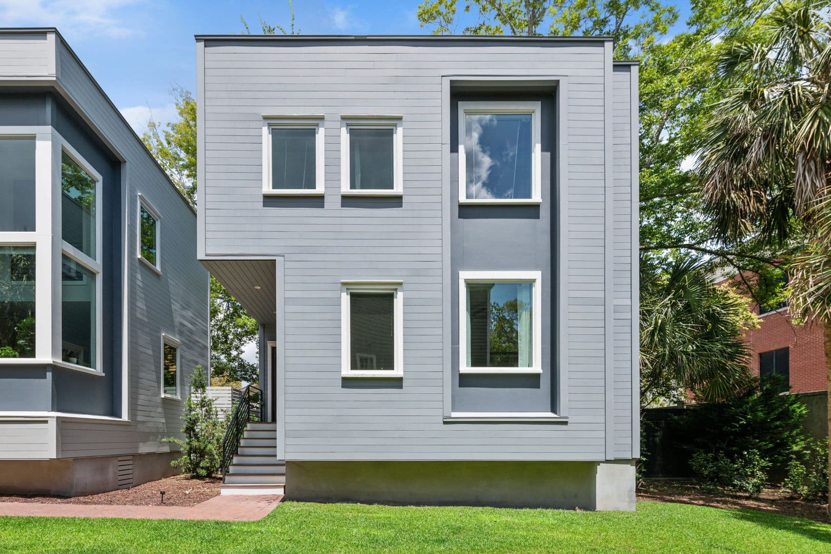Charleston House: 21 Charlotte Street