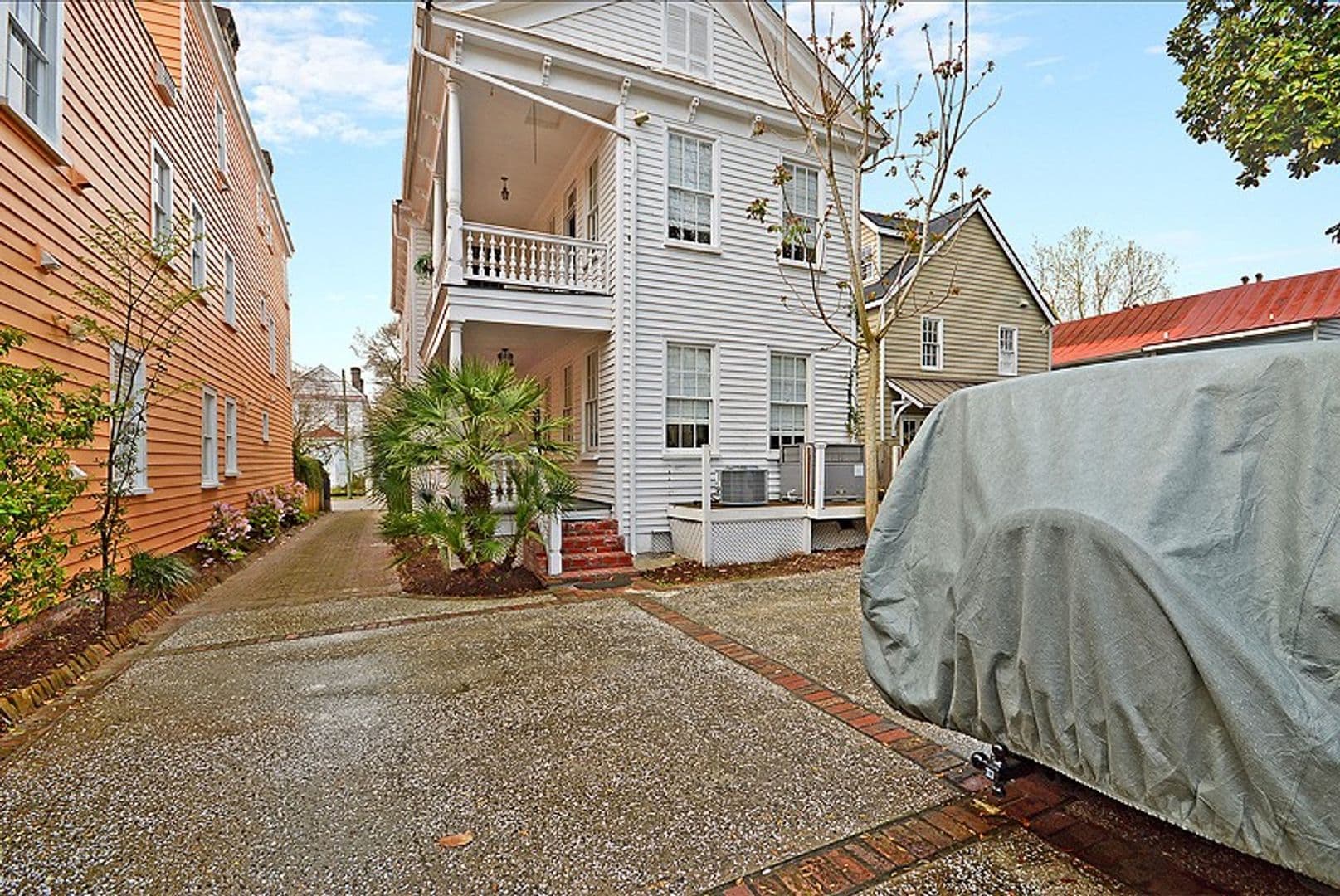 Charleston House: 236 Rutledge Avenue