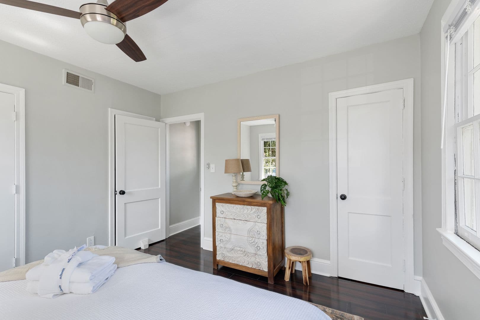Charleston House: 49 Radcliffe Street