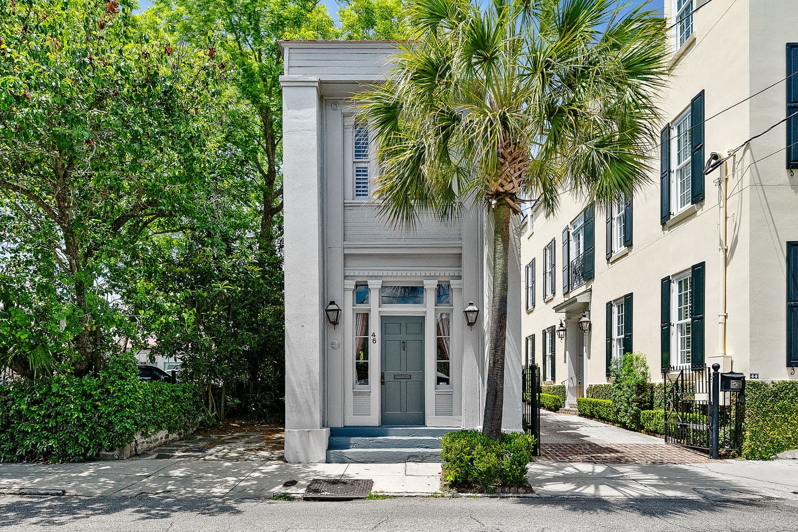 Charleston House: 46 Wentworth Street
