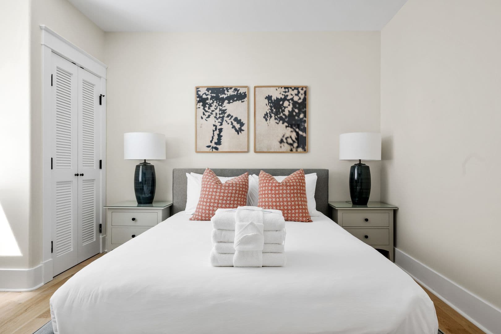 Charleston House: 191 W. Poplar Street