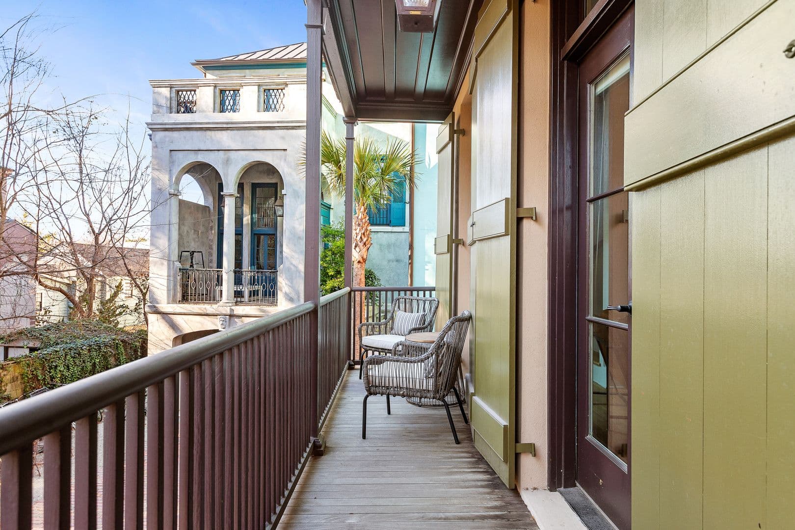 Charleston House: 16 Catfiddle St.