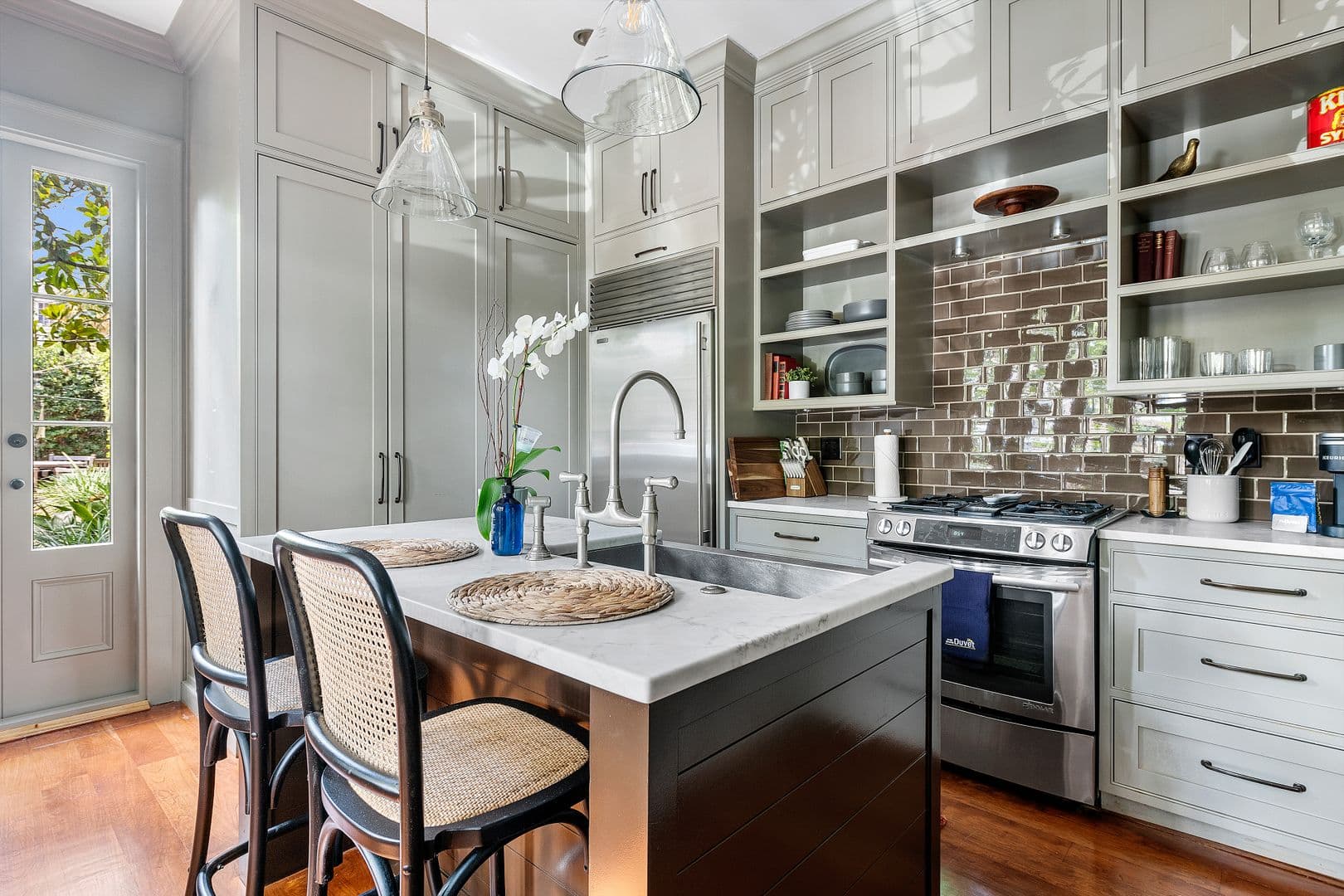 Charleston House: 46 Wentworth Street