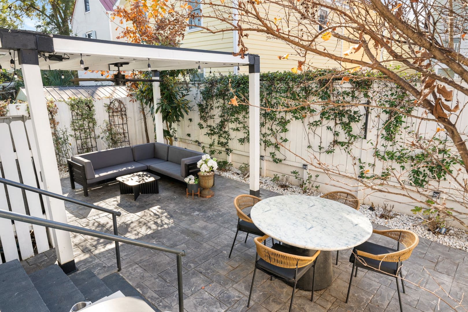Charleston House: 19 Aiken St.