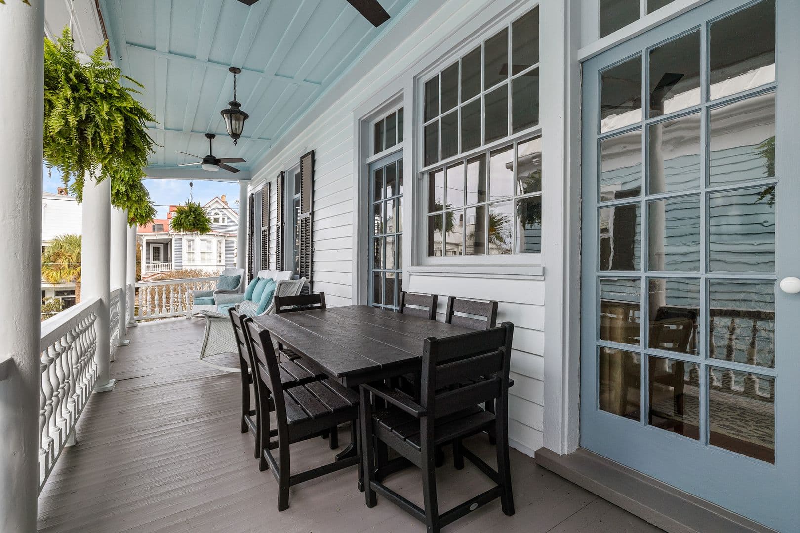 Charleston House: 135 Broad Street