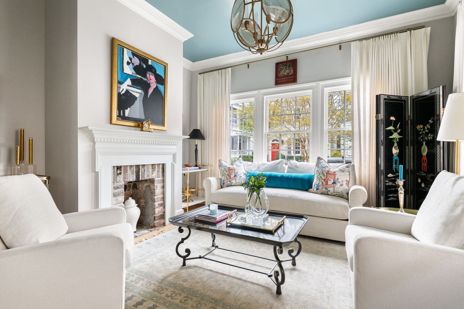 Charleston House: 21 Savage Street