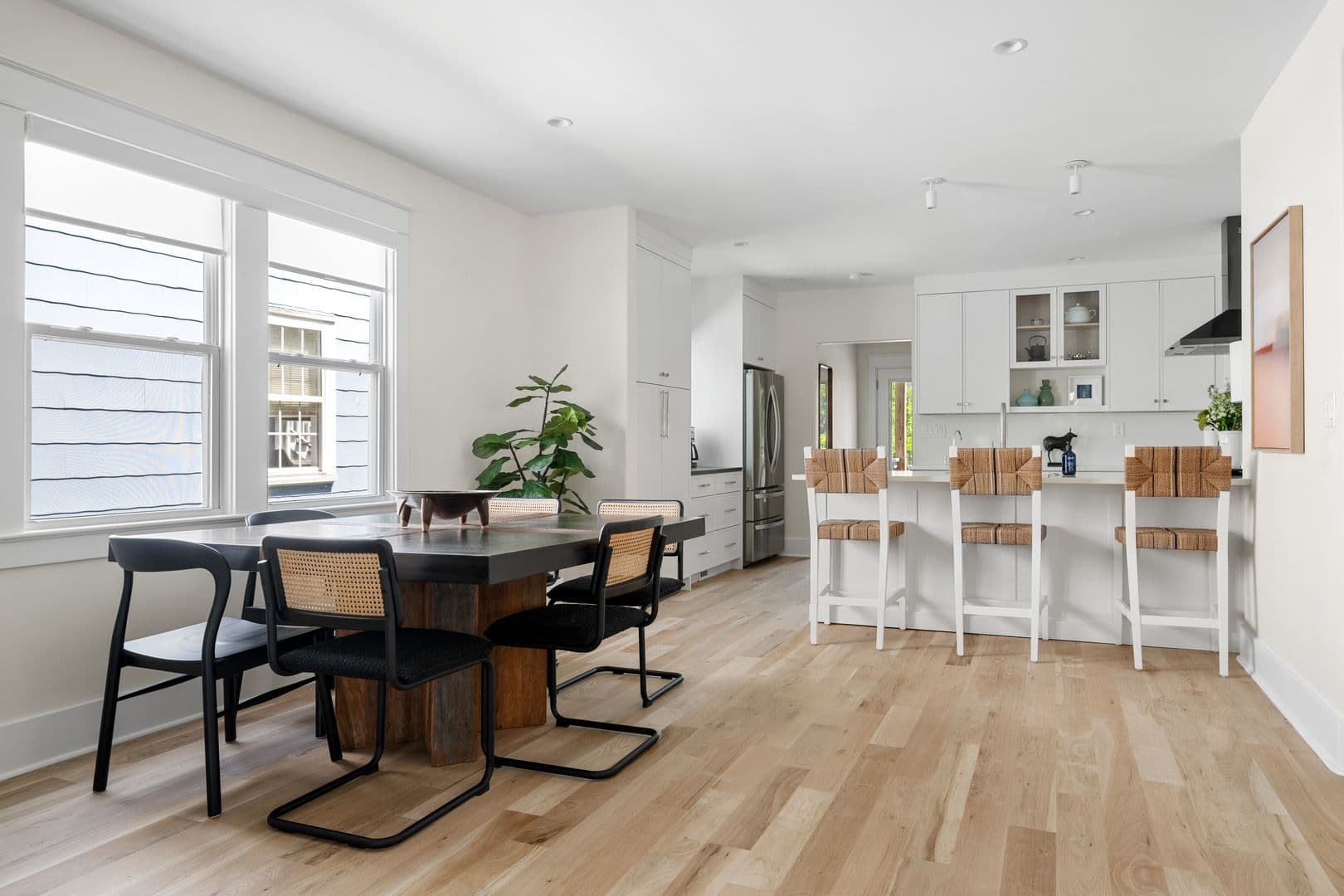 Charleston House: 191 W. Poplar Street
