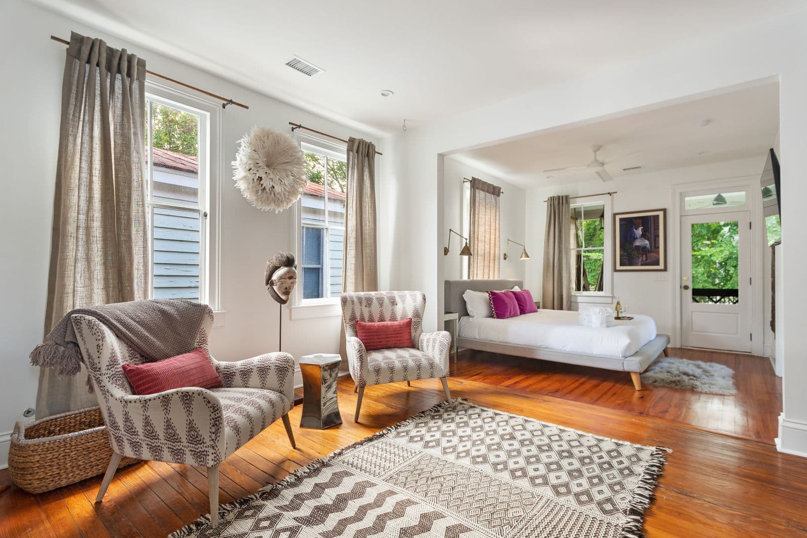 Charleston House: 94 Bogard Street