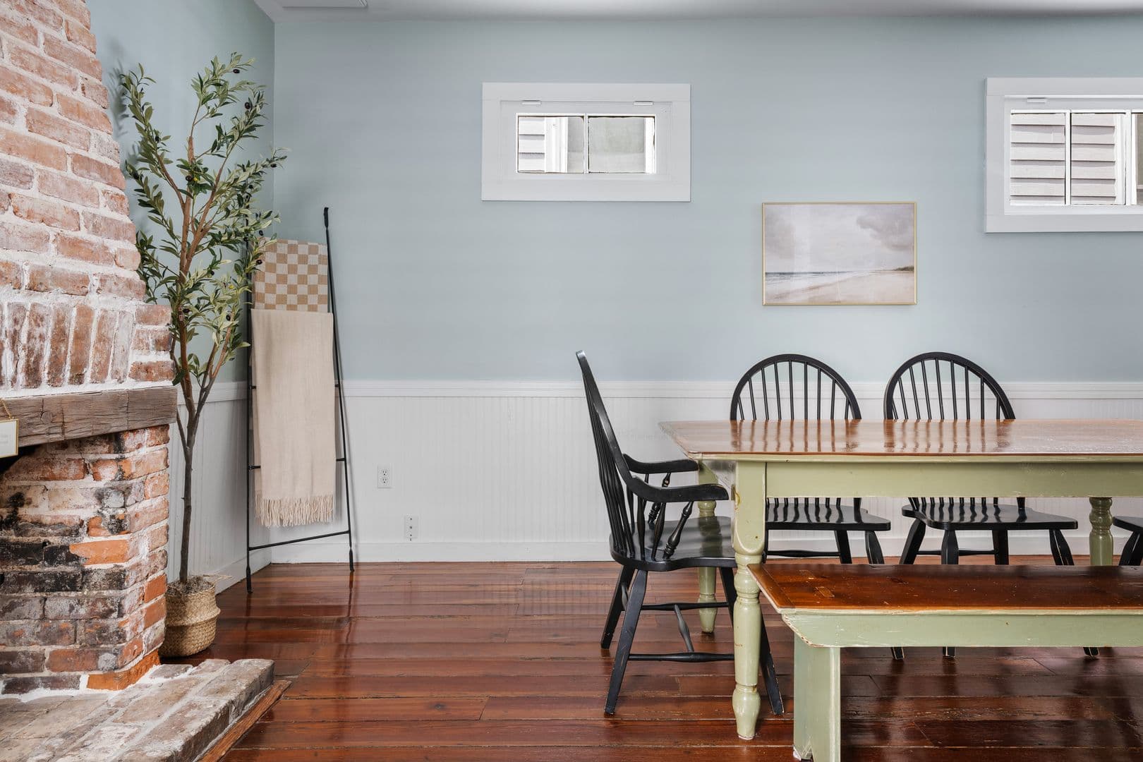 Charleston House: 2 1/2 Larnes Street