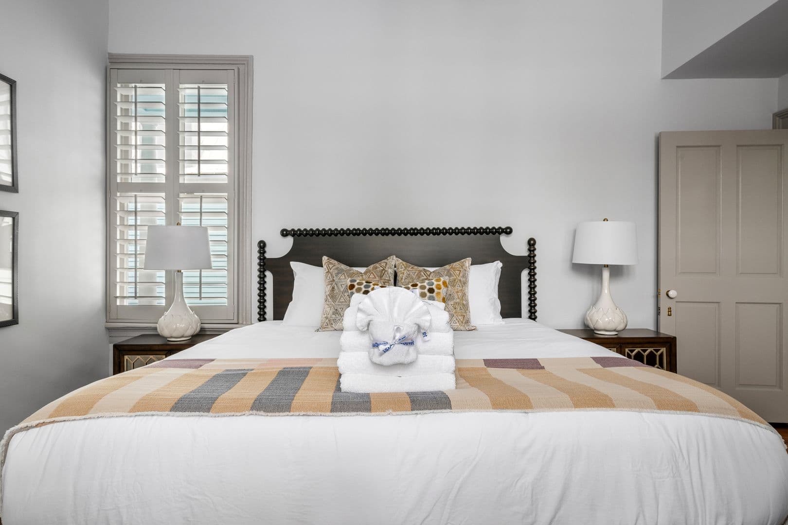 Charleston House: 135 Broad Street