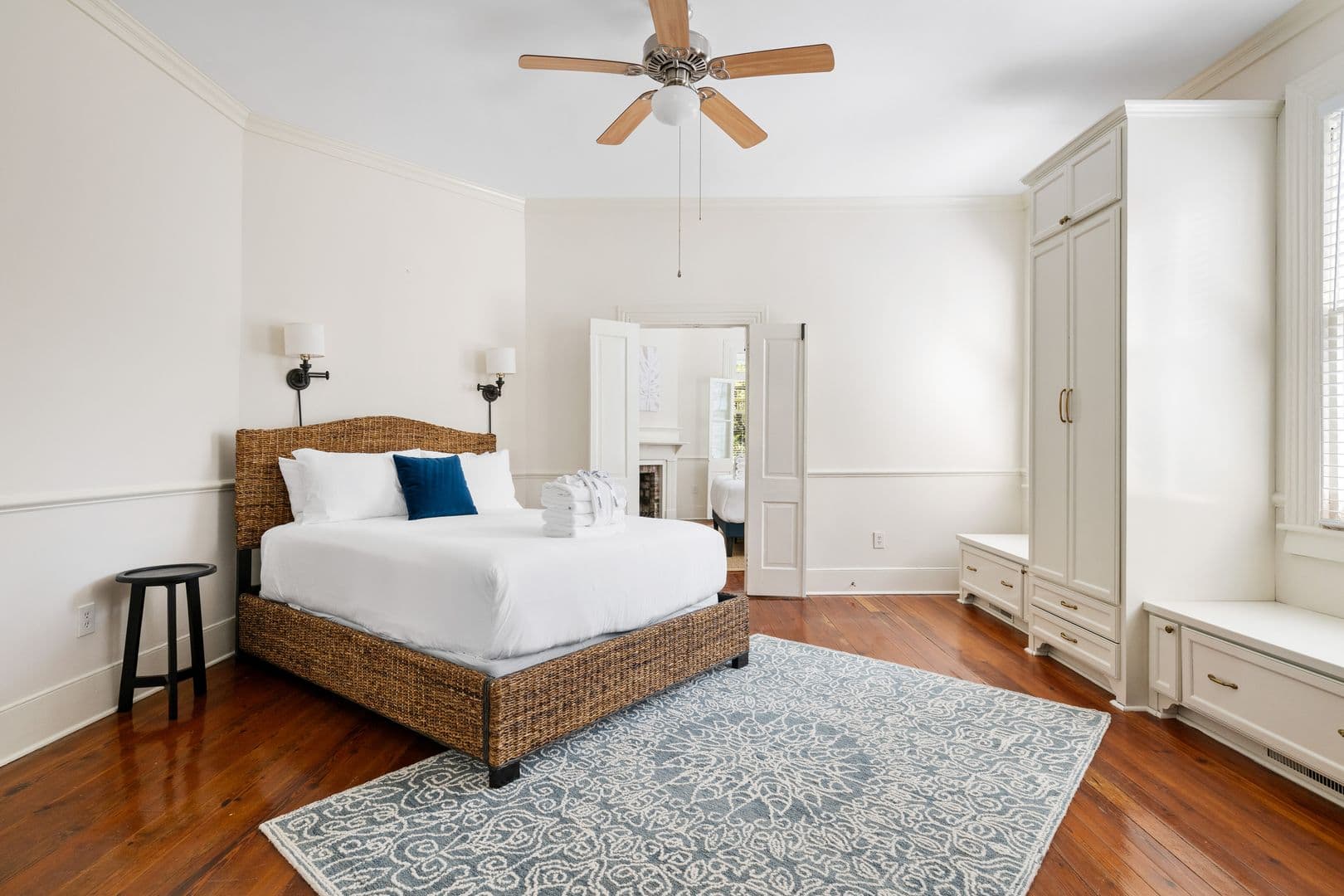 Charleston House: 33 Society Street