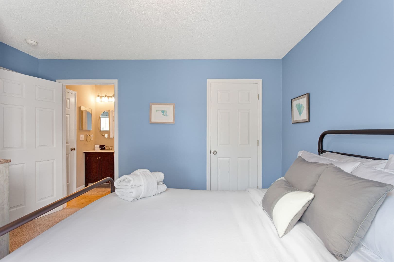 James Island House: 1361 Pinnacle Lane
