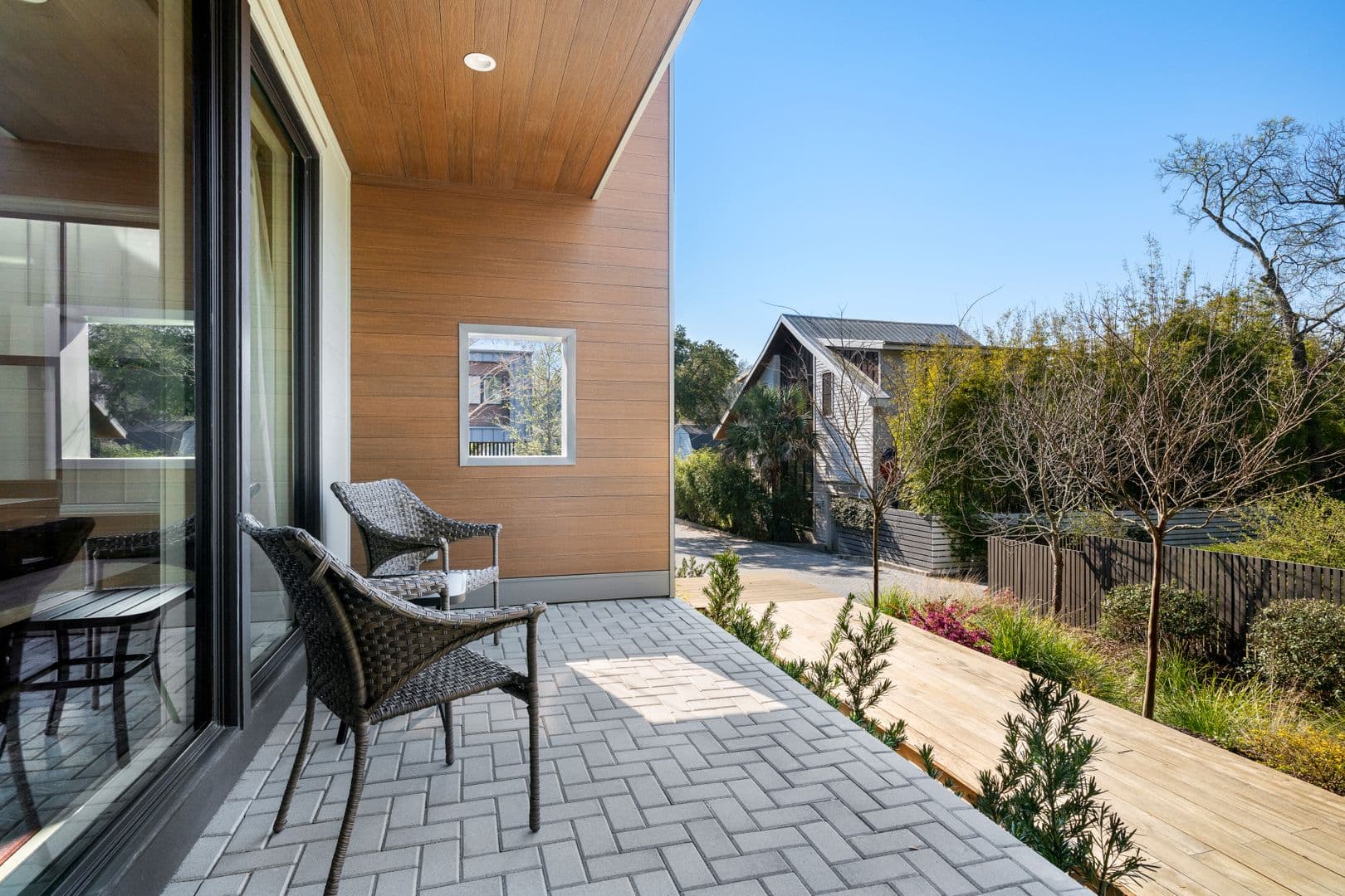 Mount Pleasant House: 208 Linnea Lane
