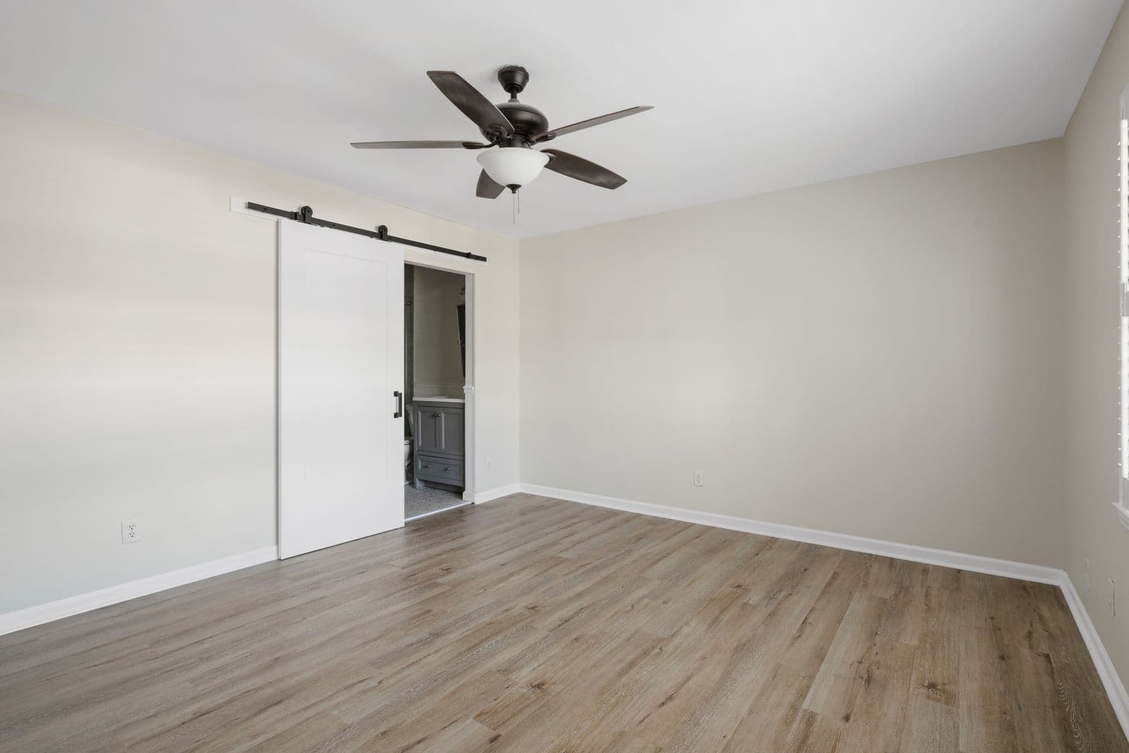 Mount Pleasant House: 664 Swinton Court