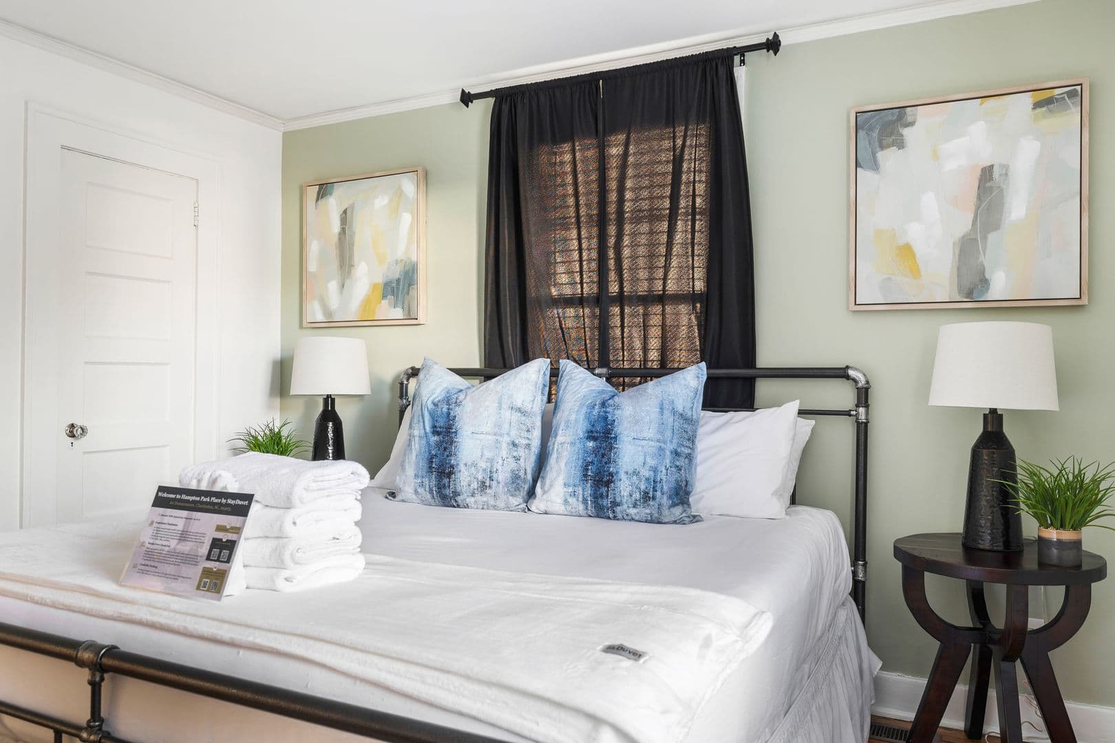 Charleston House: 20 Dunnemann Avenue