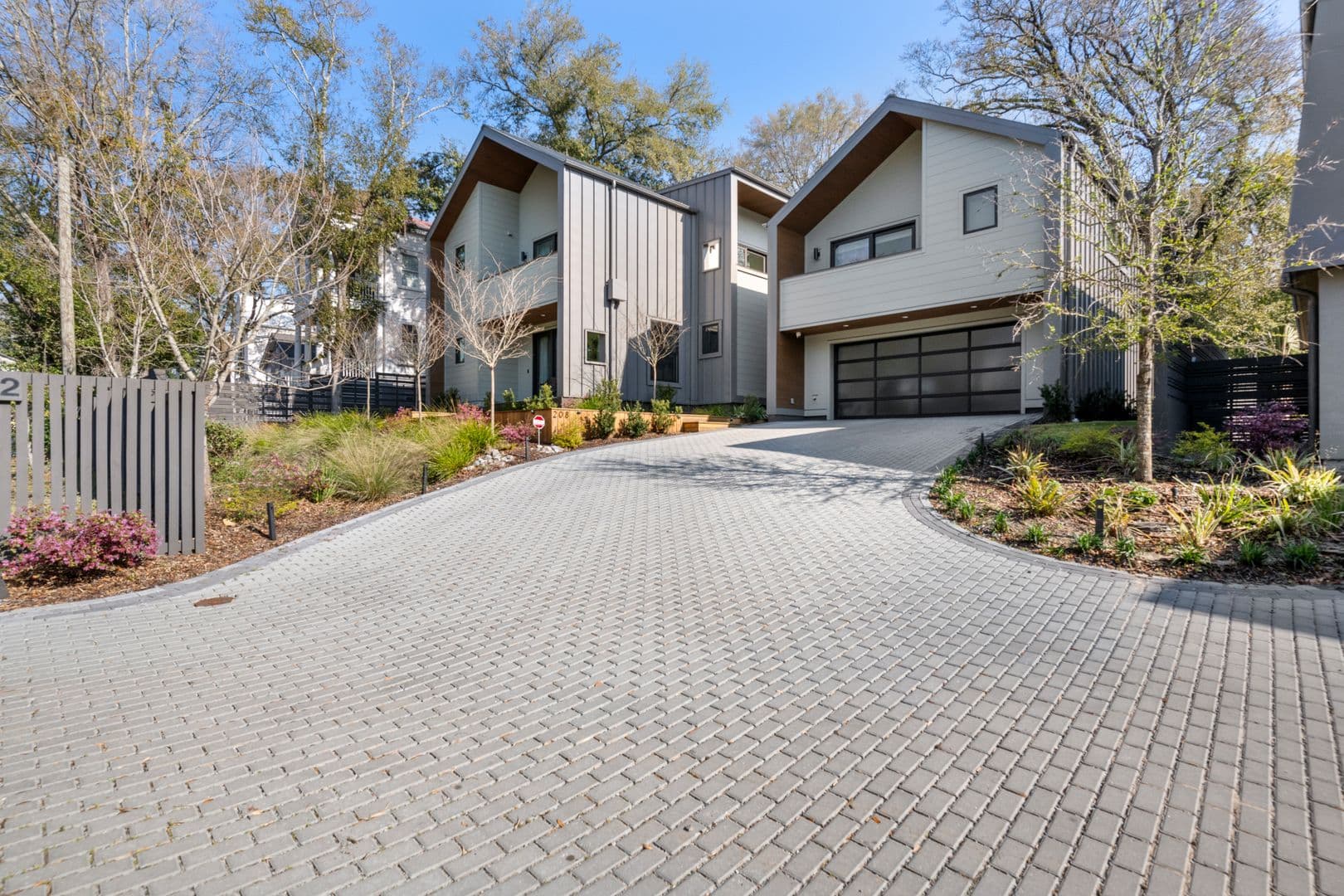 Mount Pleasant House: 208 Linnea Lane