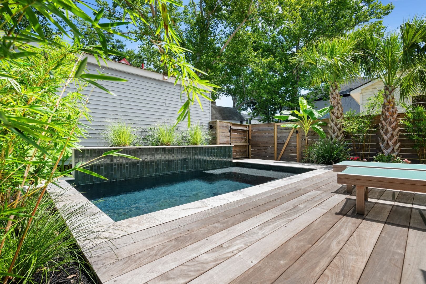 Charleston House: 7 Carrere Court
