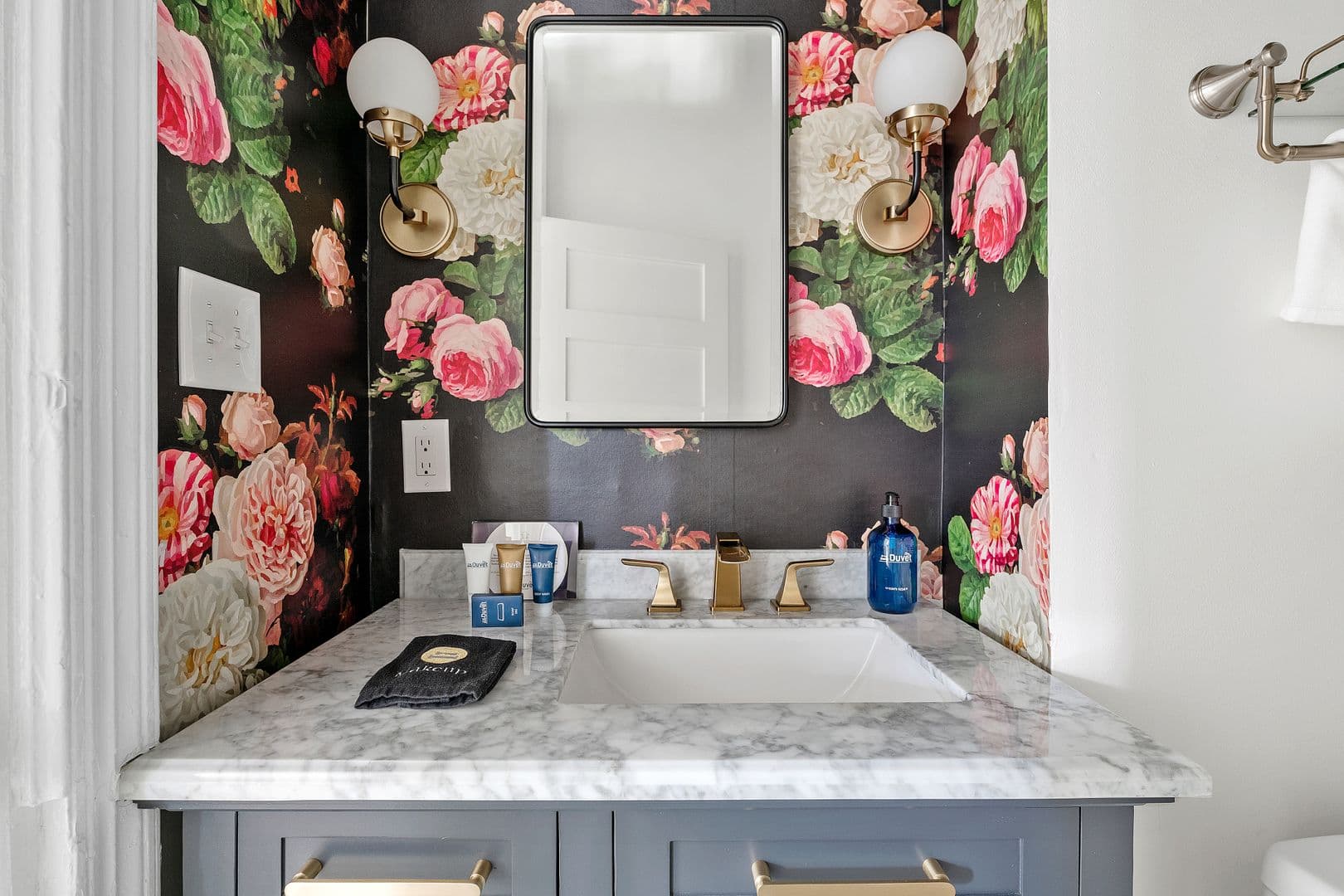 Charleston House: 65 Vanderhorst Street